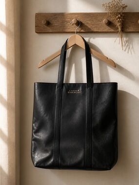 Givenchy parfume gift Black Tote Bag